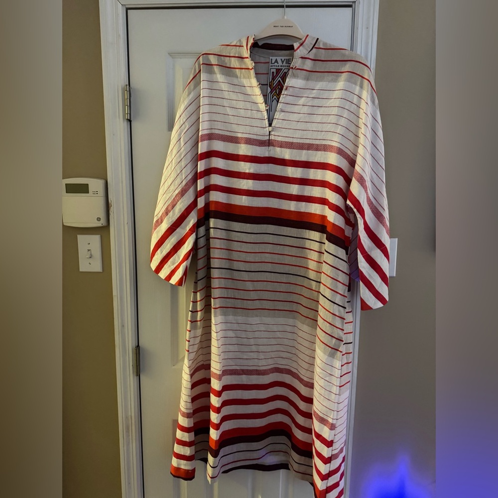 NWOT La Vie Style House Striped Red and White Scarlet Caftan Dress - Picture 2 of 2